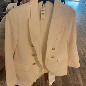 Beautiful NWT Express White Blazer